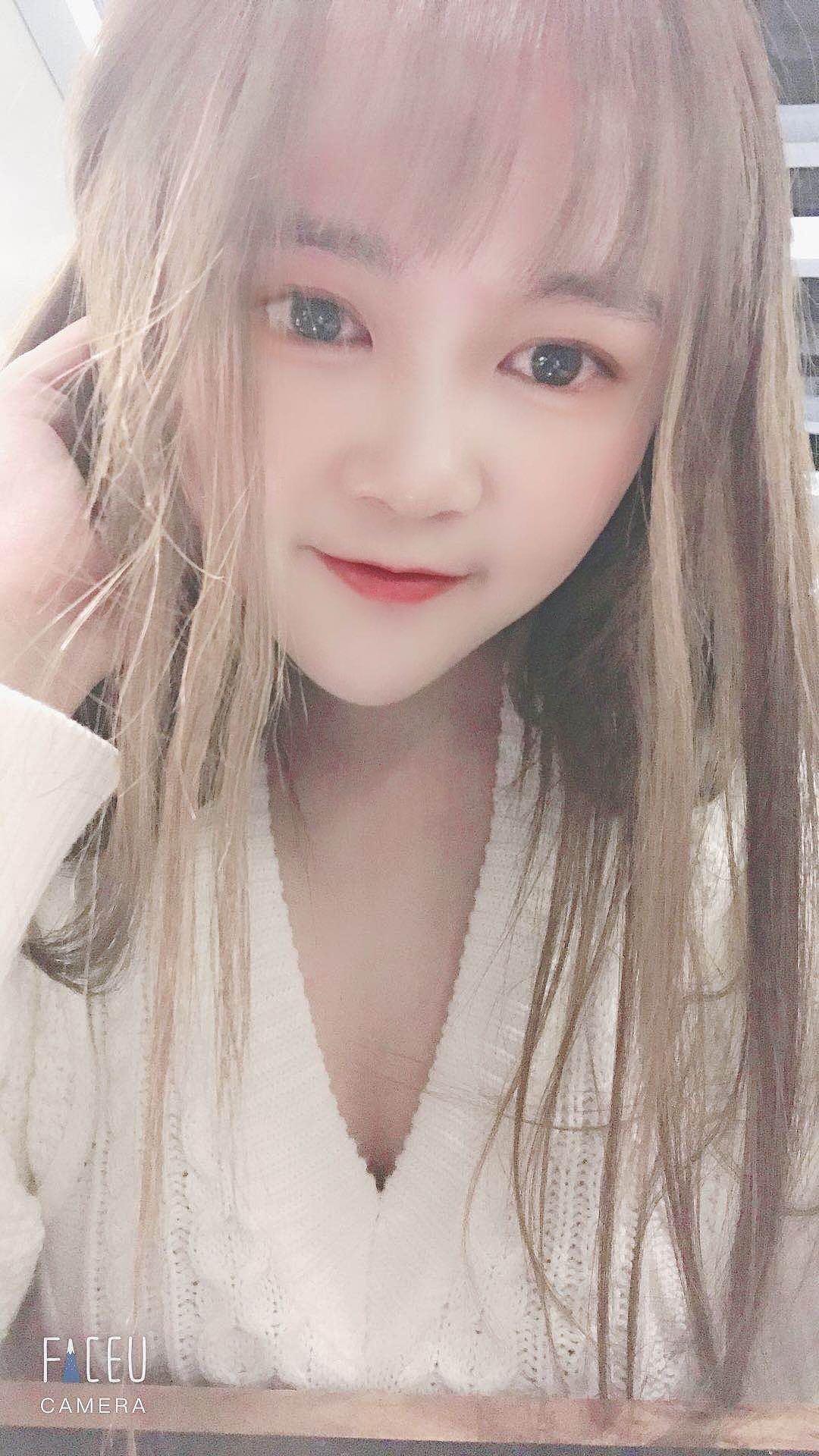 三点粉大胸妹 第1张