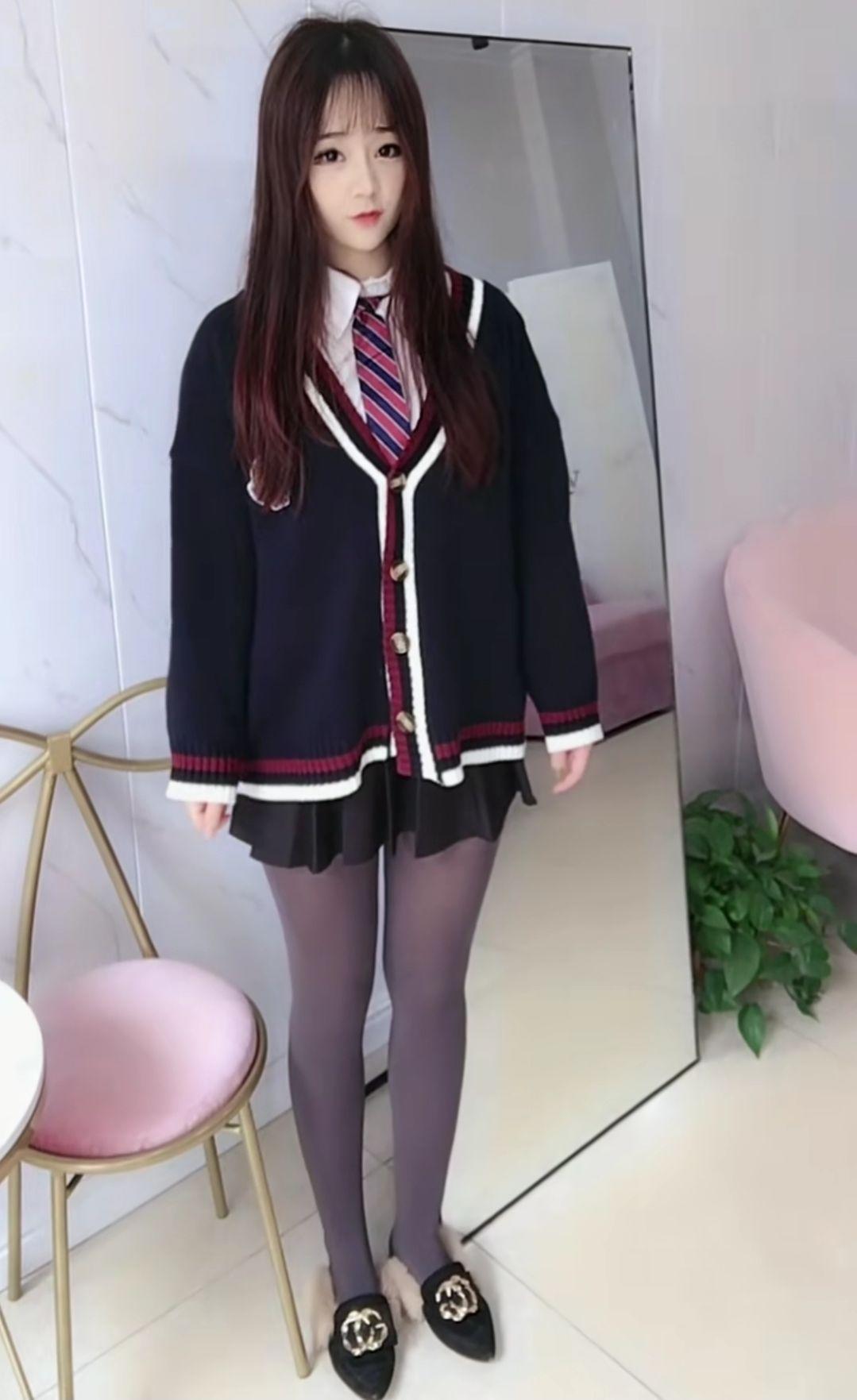 南京真实98年清纯小妹子下面紧致干净 第2张