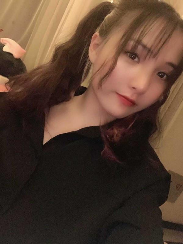 宋家庄娇小可爱的妹子 第1张
