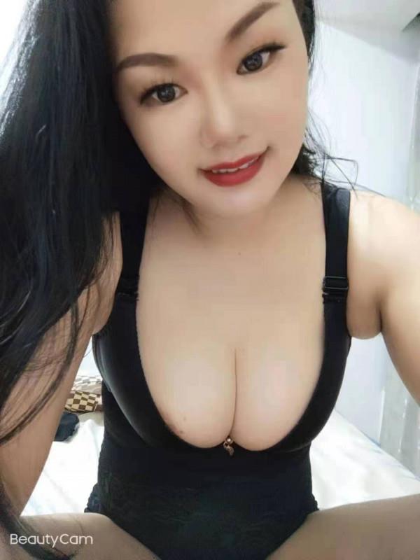 龙华小性感少妇 第1张