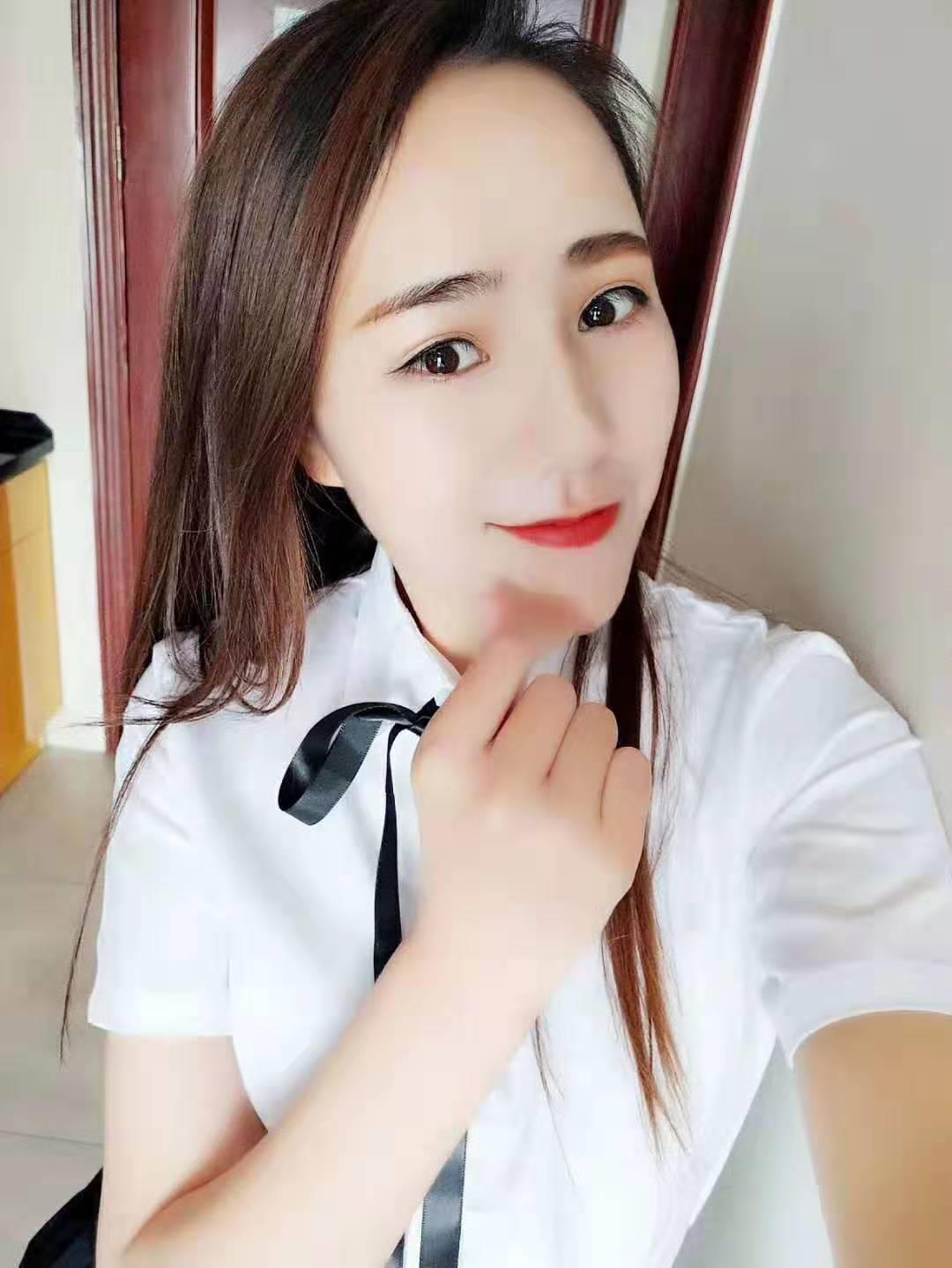 东站高颜值美女主播一枚 第3张