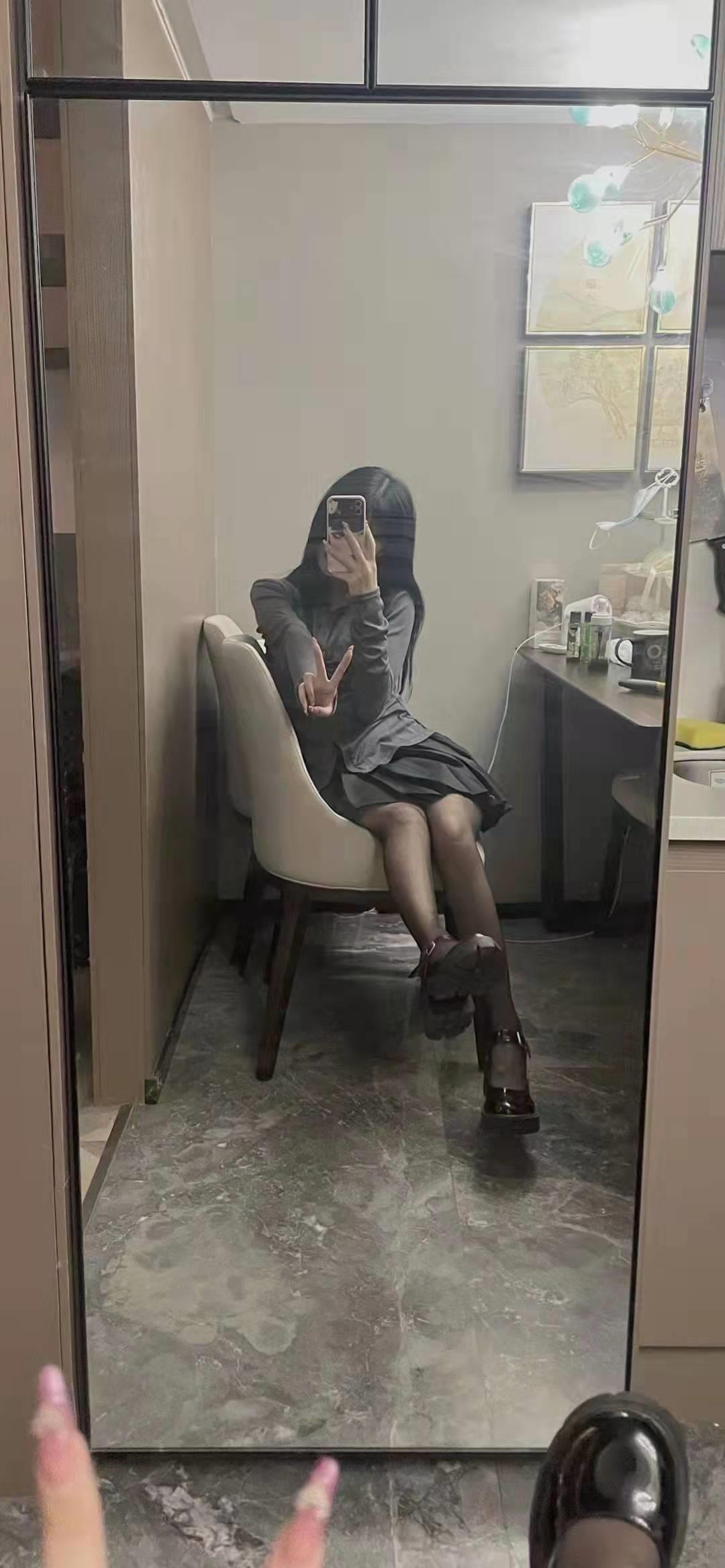 168大长腿萌妞 第1张