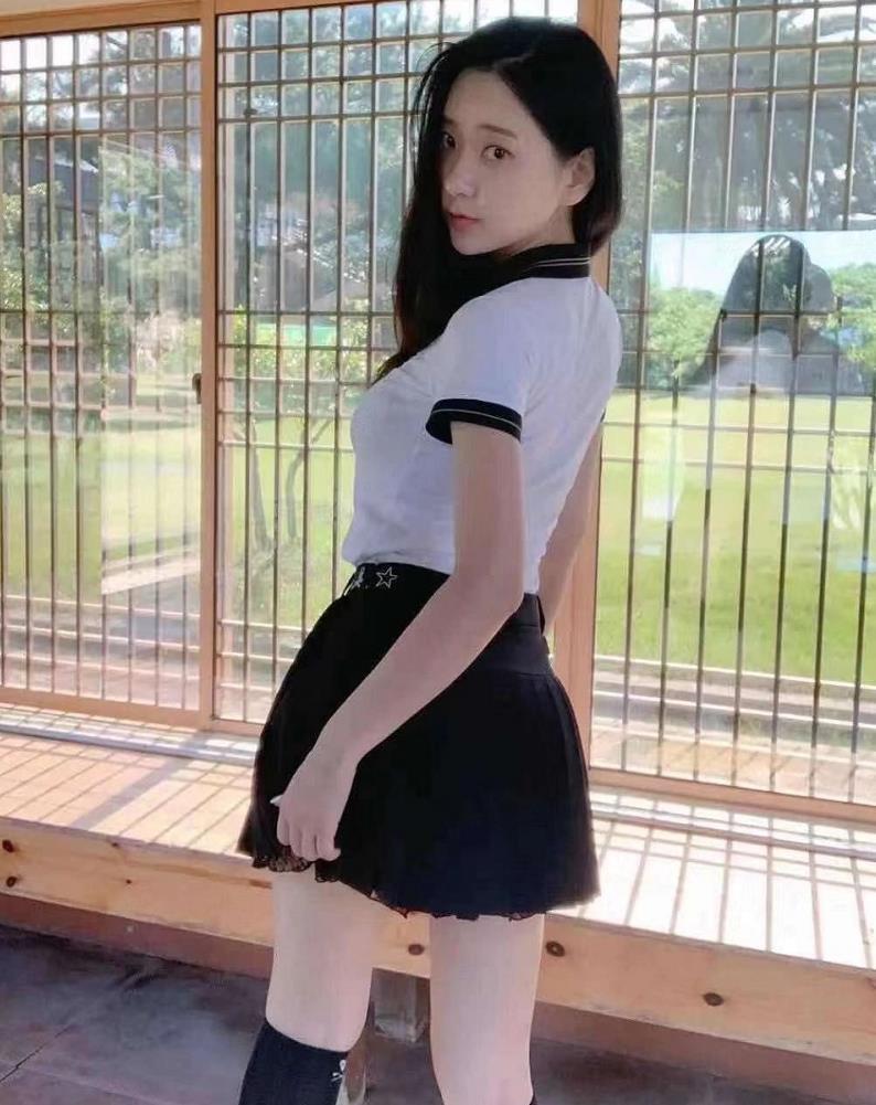 乖萌薇儿，带一点少数民族的特征 第1张