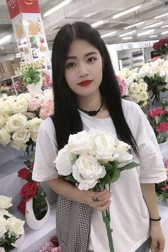 北站小猫系梦梦，夹住你在上面摇摆的感觉爽极了 第2张