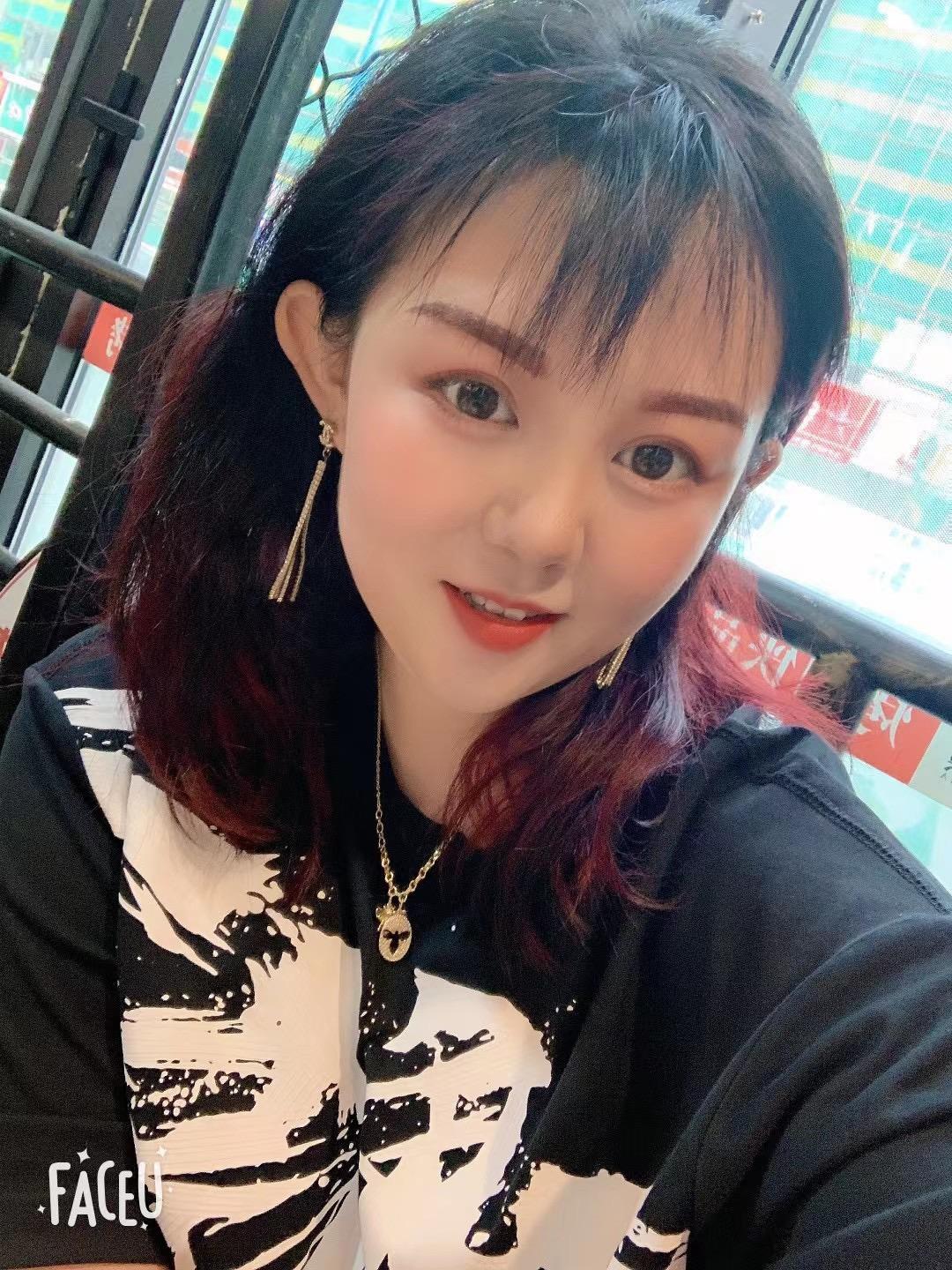 温柔娴熟的佳佳，酥胸夹的我好舒服 第1张