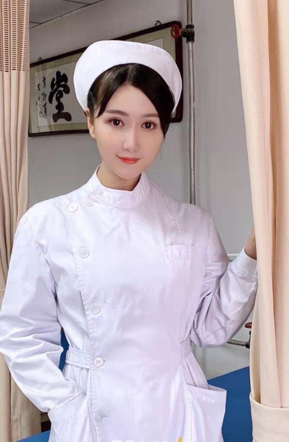 粉嫩的富力城实习小护士，女友一般的享受 第1张