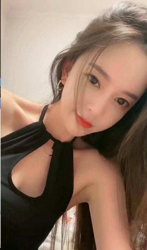 十一约会坛内19岁小水逼，狂吻上头 第1张