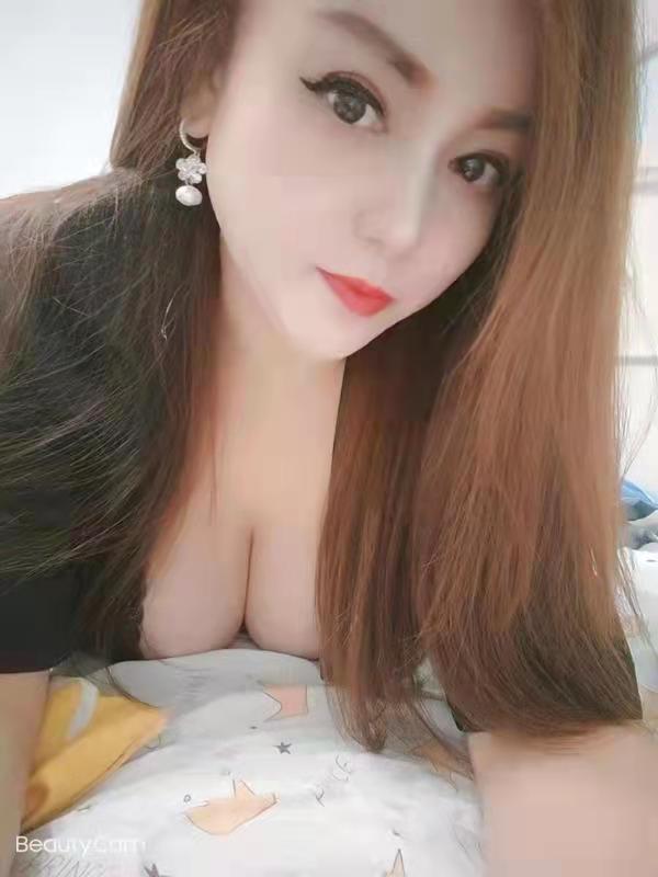 妩媚型纯骚货,300的大奶妹 第2张